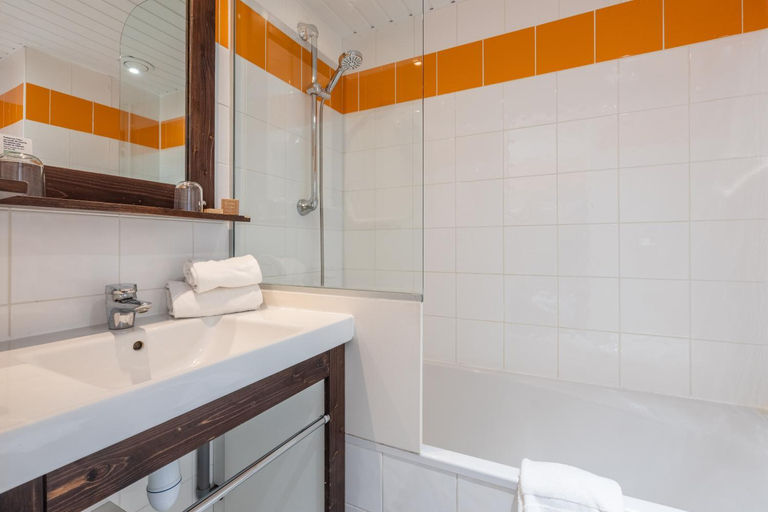 Bathroom 2, Residence Pierre & Vacances Inter-Residences, Savoie
