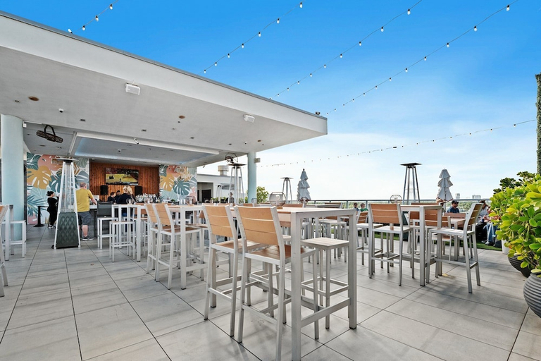 Food & Drinks, CH Luxury Condos & Studios On The Beach, Broward