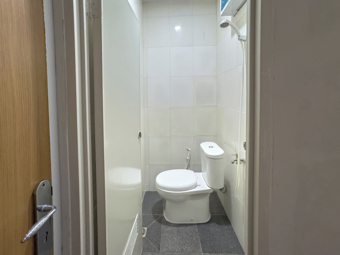 Bathroom 4, Kamar Pluit Karang, North Jakarta