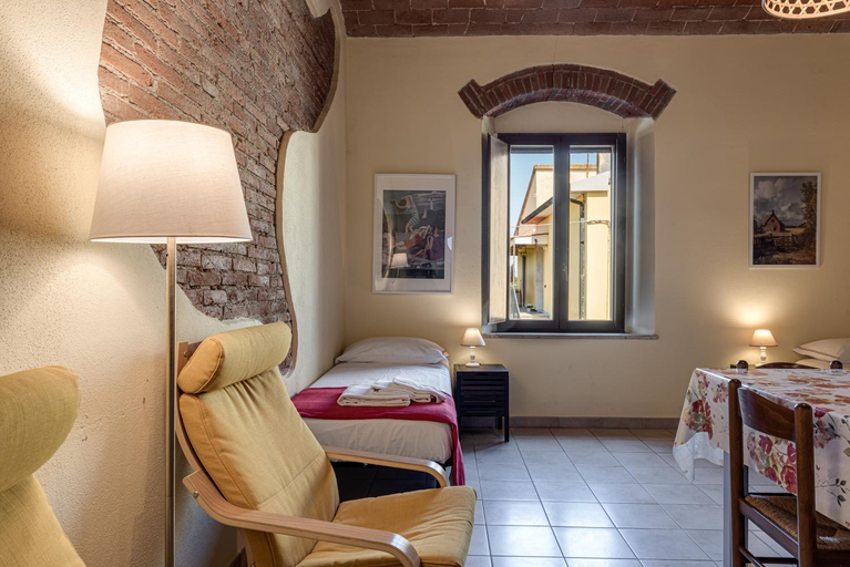 Others 5, Agriturismo Il Pescinone, Livorno
