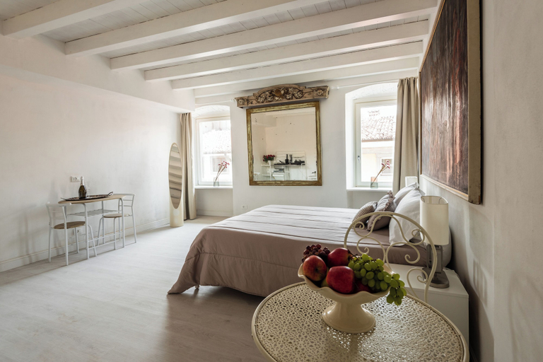 Room 3, Central Budget Rooms, Bergamo