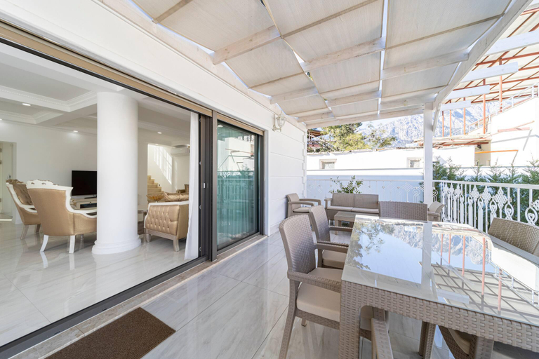 Balcony/terrace 4, Luxury Villa in a Peaceful Neighborhood with Pool, Kemer
