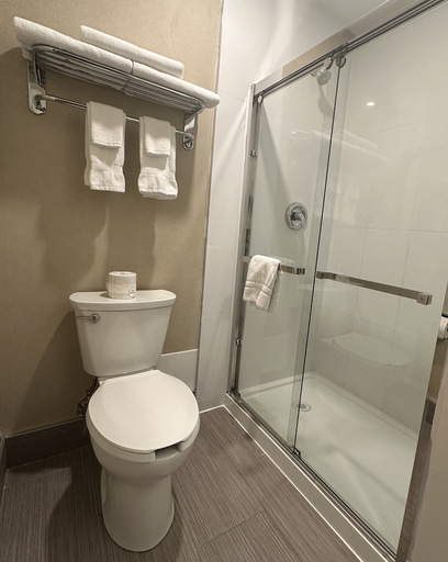 Bathroom 3, Comfort Inn Port Hope, Northumberland