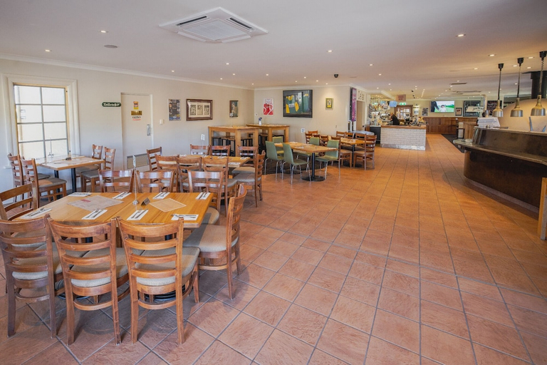 Food & Drinks 5, Country Club Villas, Meander Valley