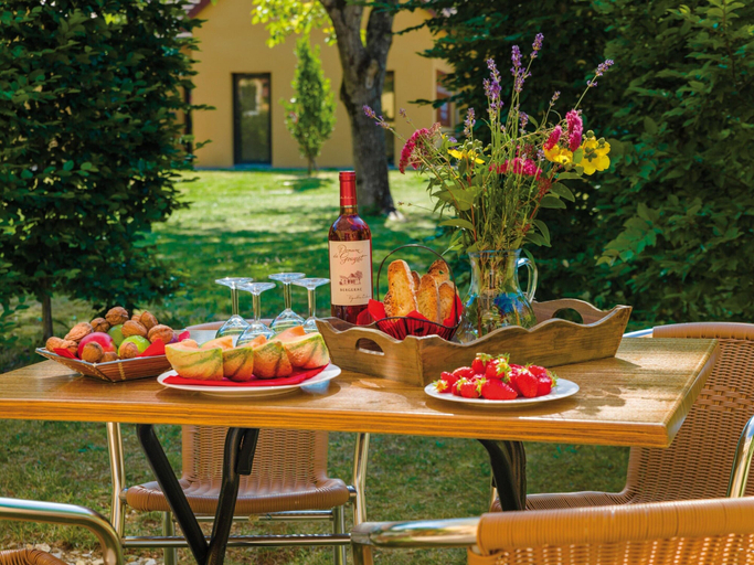 Balcony 3, Charming Villa Retreat in Dordogne, Dordogne