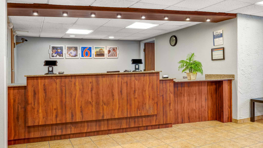 Public Area 2, Motel 6 Elk Grove Village, Il - O'Hare, Cook