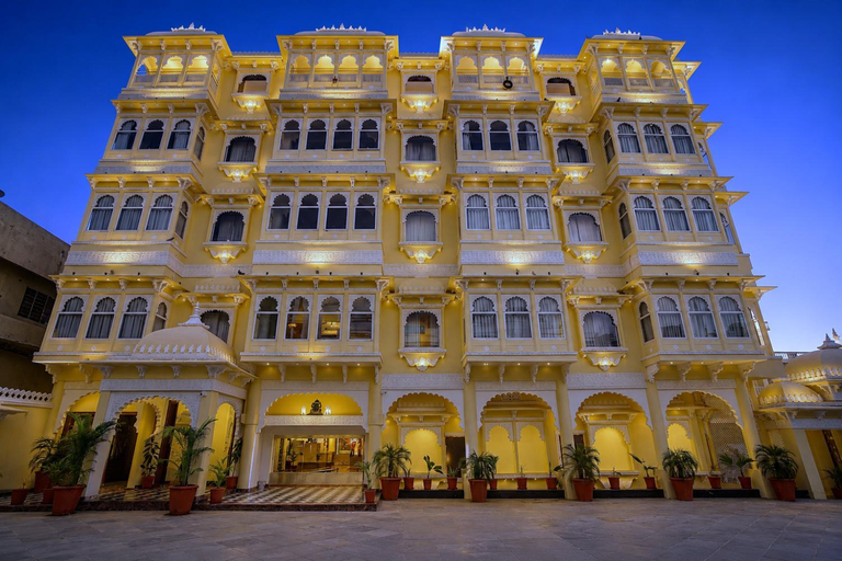 Exterior & Views
