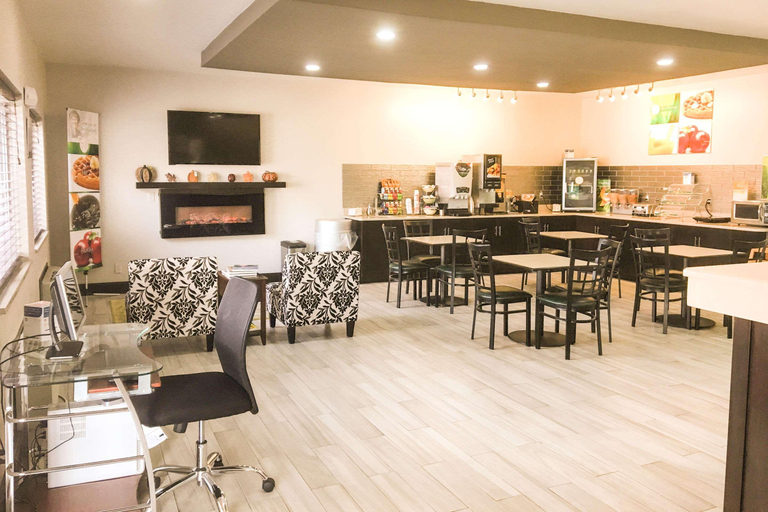 Food & Drinks 5, Quality Inn & Suites Lincoln near I-55, Logan