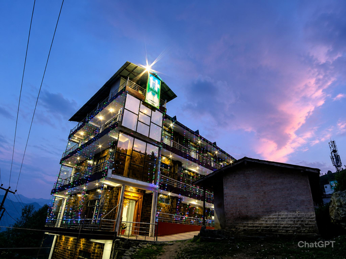 Exterior & Views