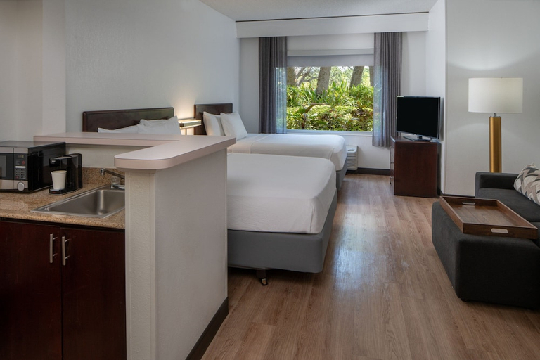 Bedroom 1, SpringHill Suites Fort Lauderdale Airport, Broward