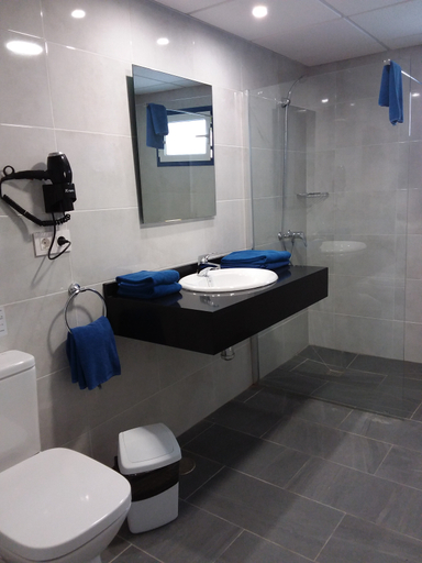 Bathroom 5, Atlantis Las Lomas, Las Palmas