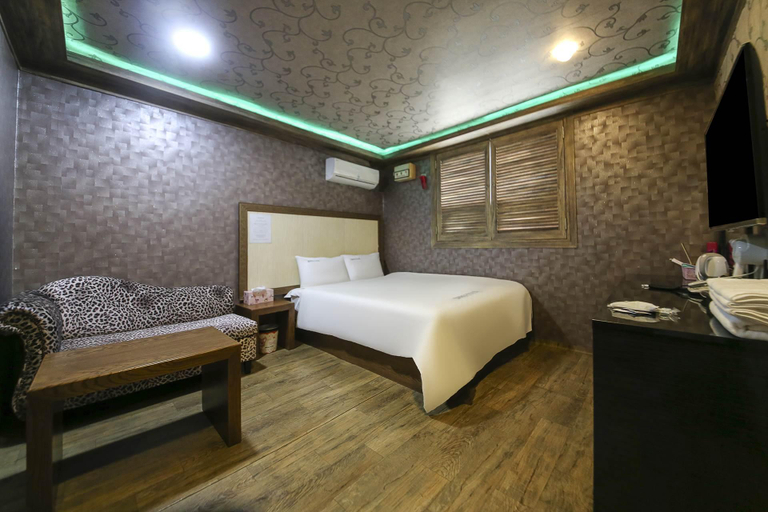 Bedroom, Daebudo Hill House, Hwaseong
