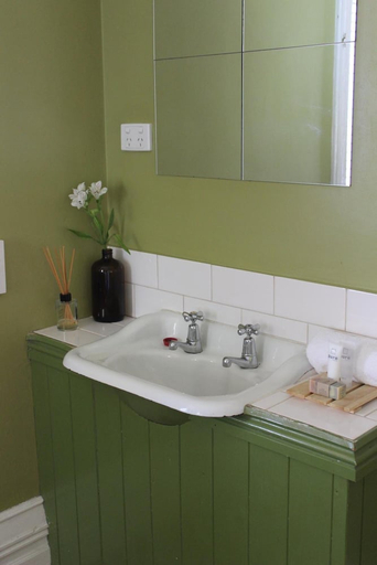 Bathroom 3, Healesville Hotel, Yarra Ranges - North