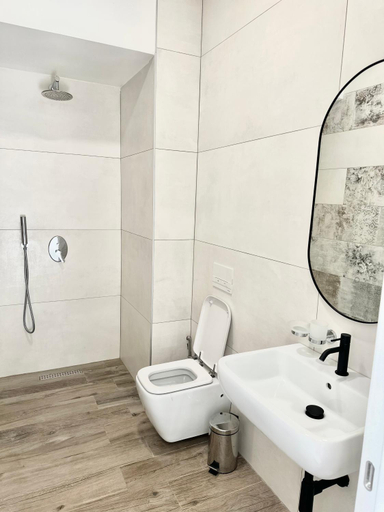 Bathroom 2, Sea't La Vie Villas, Durrësit
