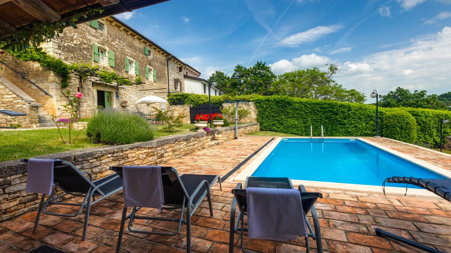 Sport & Beauty, Rustic villa Casa Mazuli with pool in Groznjan, Grožnjan