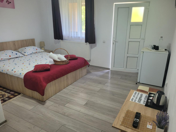 Others 4, Casa Corina, Turda