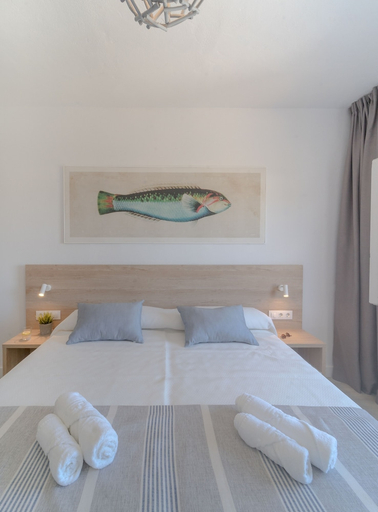 Bedroom 2, Carema Club Resort, Baleares