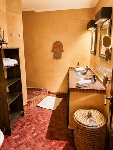 Bathroom 4, Riad Basidi Piscine roof top chauffee en hiver et rafraichie en ete, Marrakech