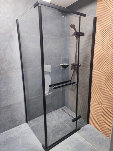 Bathroom 2, Gloria, Olomouc