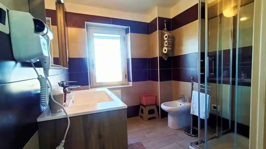 Bathroom 4, B&B Catanzaro lido La collina dei poeti, Catanzaro