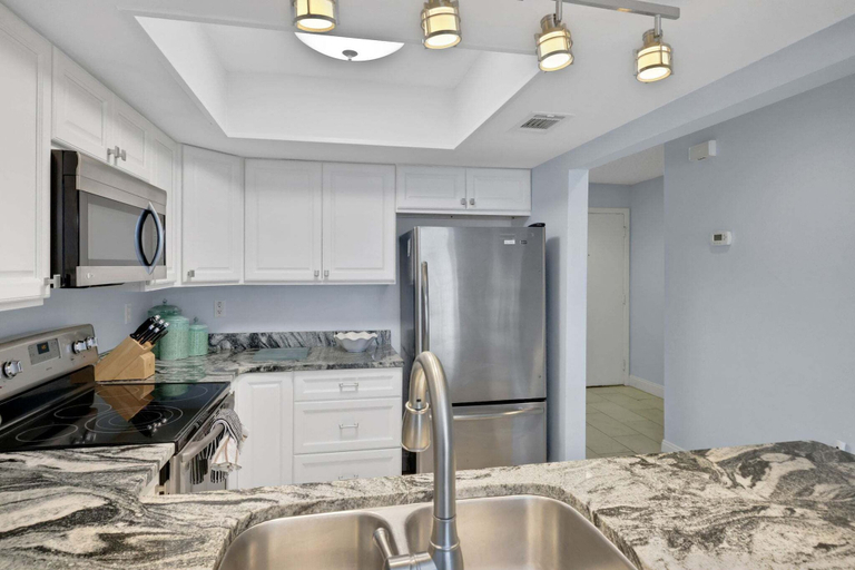 Private kitchen 3, Sea Winds Hideaway, Saint Johns