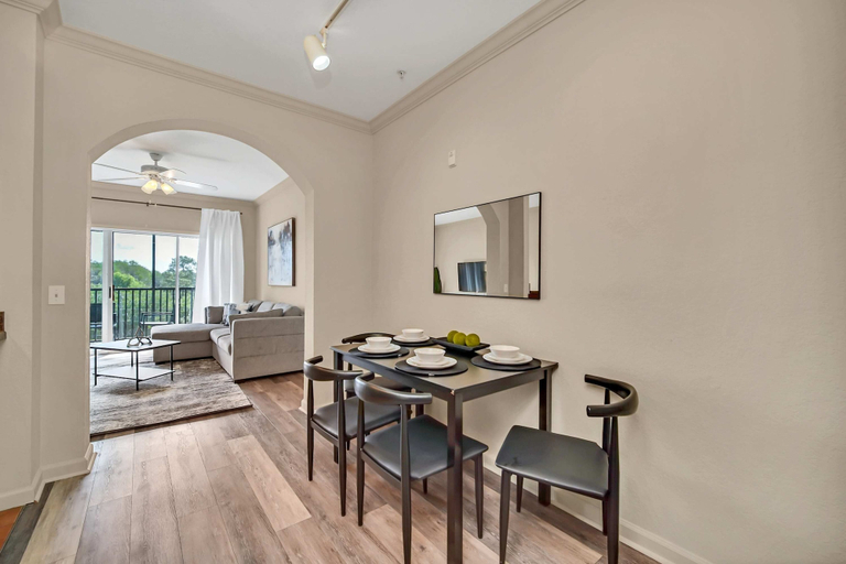 Interior 5, Upstay Modern 2BR Condo Near Disney, Orange