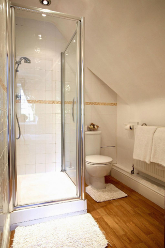 Bathroom 5, The Lamb Inn, Gloucestershire