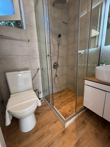 Bathroom 3, Villa Hanna