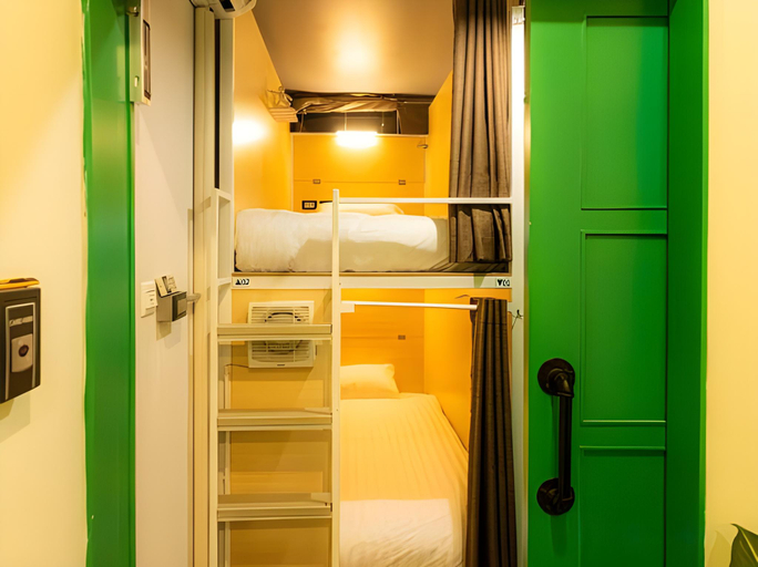 Bedroom 2, Khaosan Social Capsule Hostel, Phra Nakhon