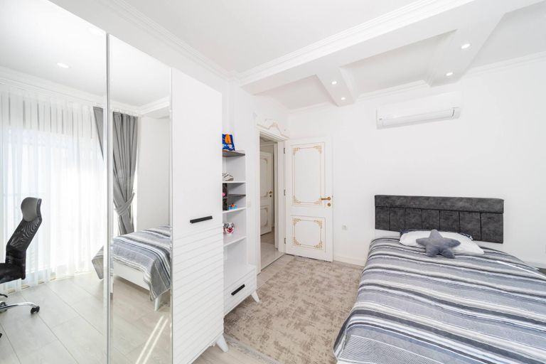 Bedroom 5, Luxury Villa in a Peaceful Neighborhood with Pool, Kemer