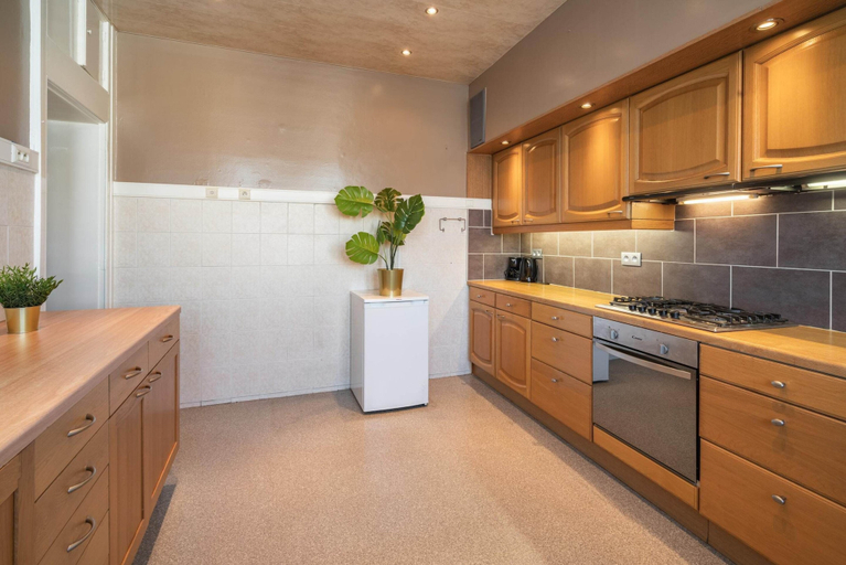 Private kitchen 5, Large Antwerp City Center Apartments2bbns, Antwerpen
