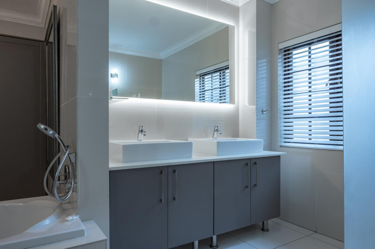 Bathroom 3, Royal Albert Suites, City of Tshwane