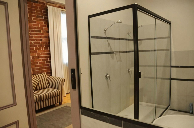 Bathroom 3, Yea Peppercorn Hotel, Murrindindi - West