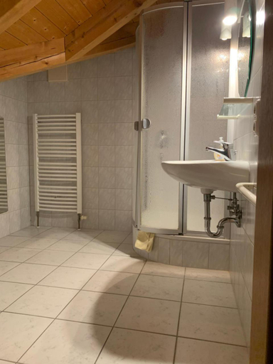 Bathroom 3, Gasthof Sonnenheim, Berchtesgadener Land