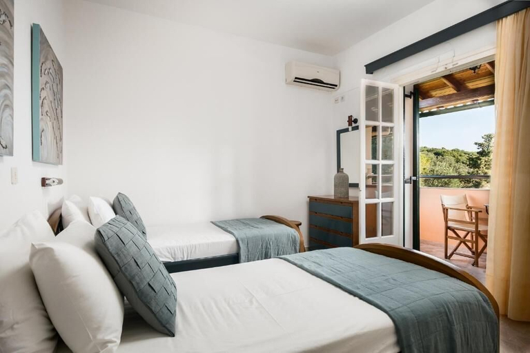 Bedroom 2, Nikiforos Apartments, Ionian Islands