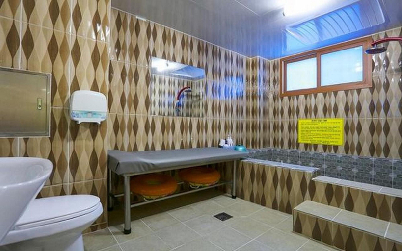 Bathroom 4, Ulsan Youngnam Alps Valentine Oncheon, Ulju