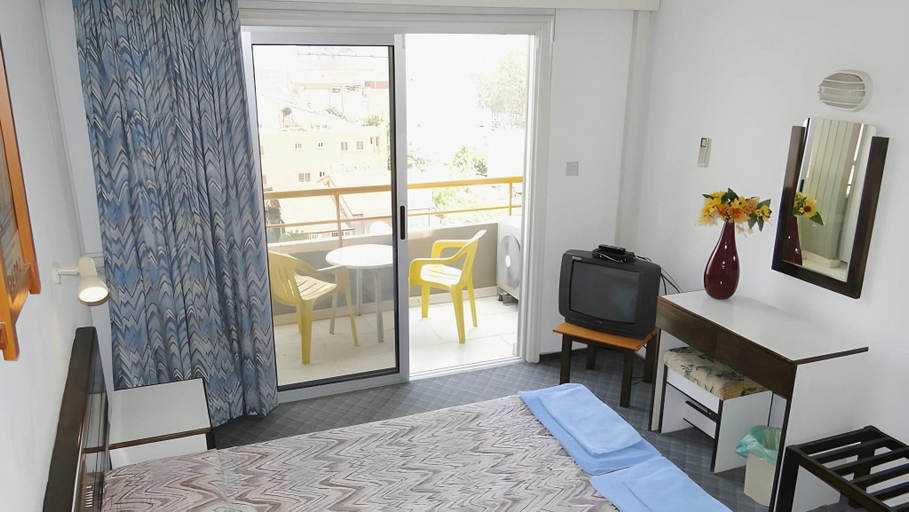 Bedroom 4, Sunflower Hotel Apts, Larnaca