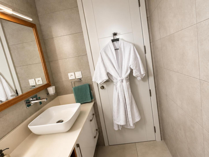 Bathroom 4, Mauritius Rooms