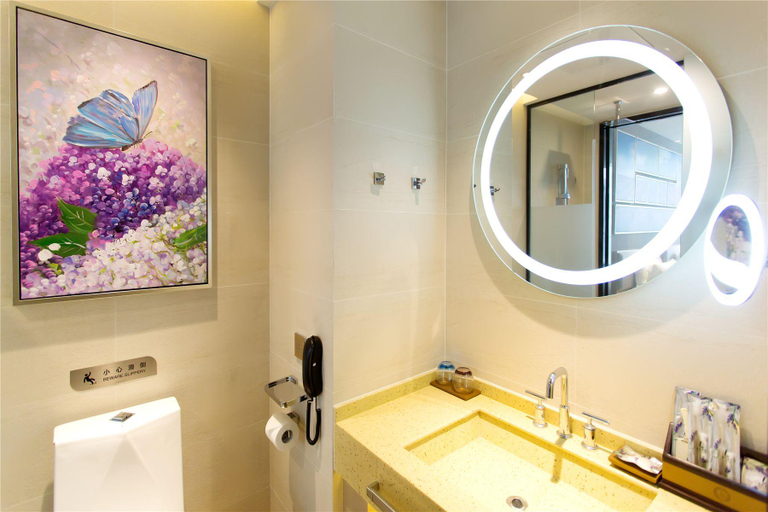 Bathroom 3, Lavande Hotel Rizhao Plaza Suning Plaza Wanda Studio, Rizhao