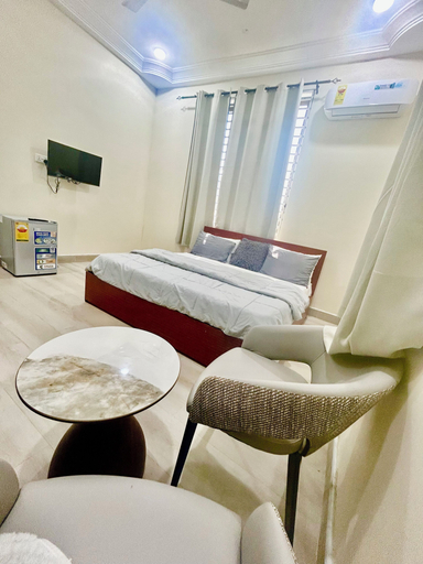 Room 4, Bliss Escape, Accra