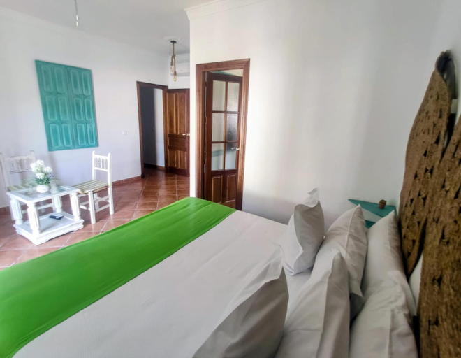 Bedroom 2, "La Guena Vida" Chalet con 4 Habitaciones de Hotel, Cádiz