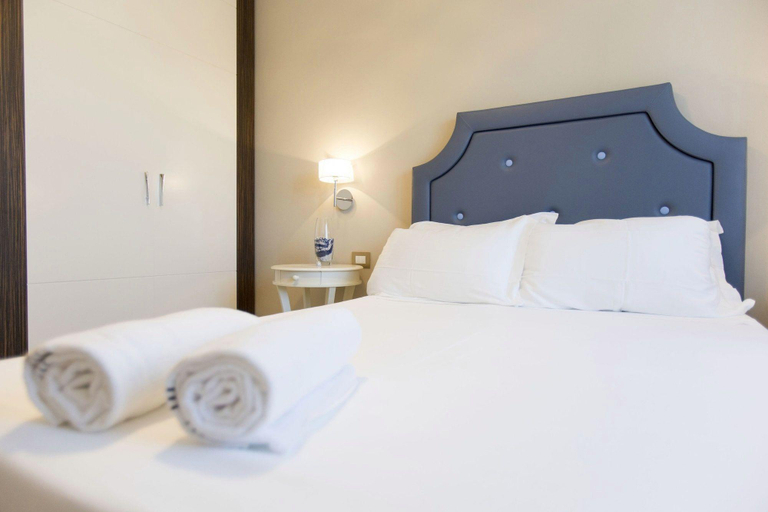 Bedroom 3, Nero D'Avorio Aparthotel, Rimini