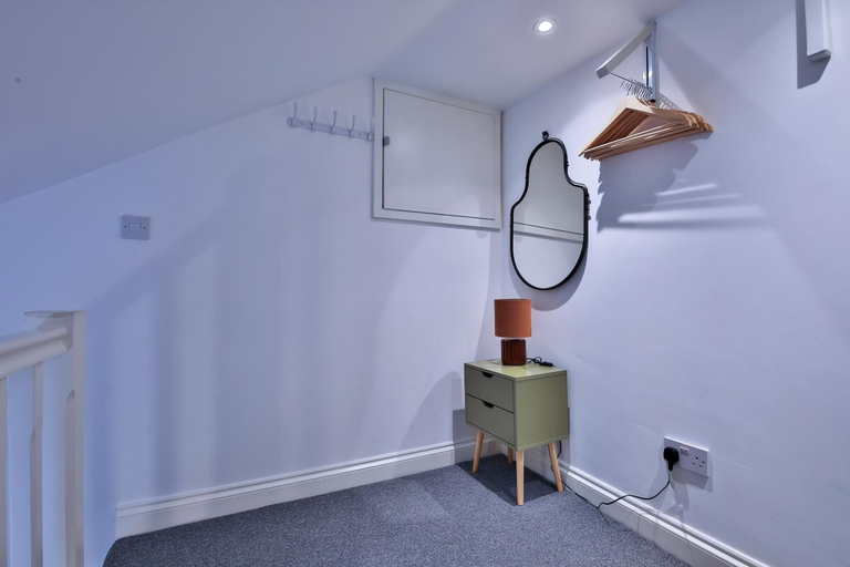 Exterior 4, Modern 1-bed Flat Near Cardiff City Centre, Cardiff