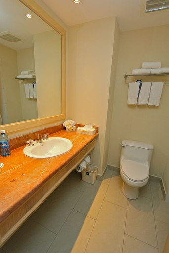 Bathroom 4, Four Points by Sheraton Santo Domingo, Santo Domingo Este
