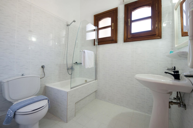 Bathroom 4, Hotel Kastraki, Thessaly