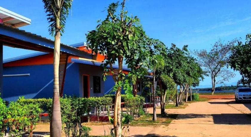 Exterior & Views, Baan Thung Kheiyng Bung Resort, Bung Khong Long