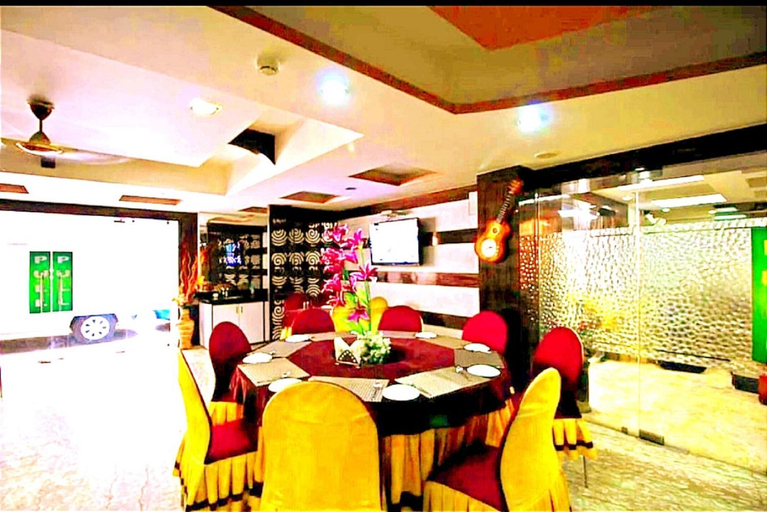 Food & Drinks 4, N S International, Kolkata