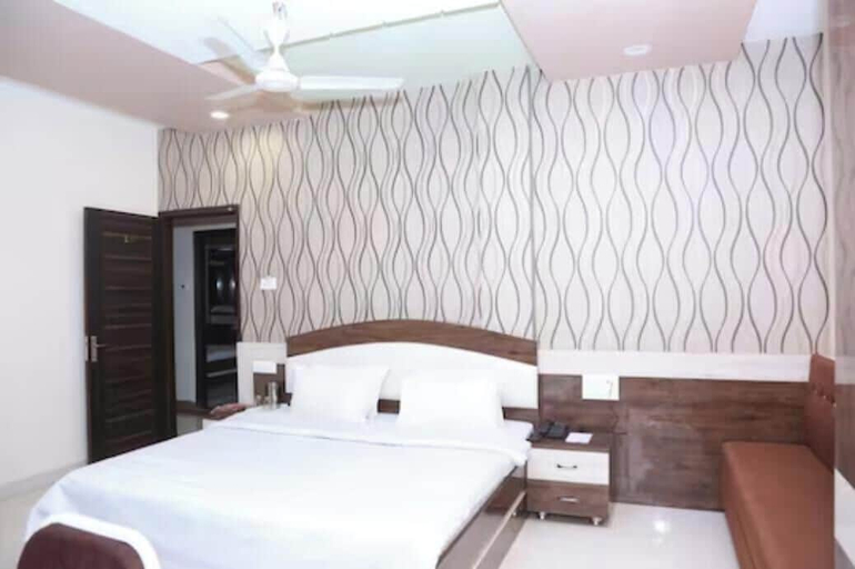 Room 3, Hotel Baghban Palace, Wardha