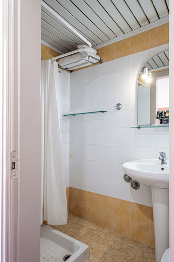 Bathroom 4, Samos City Hotel, North Aegean