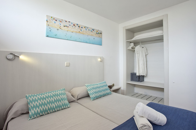 Bedroom 2, BJ Apartamentos Club Sa Coma, Baleares